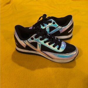 Holographic women’s YRU sneakers